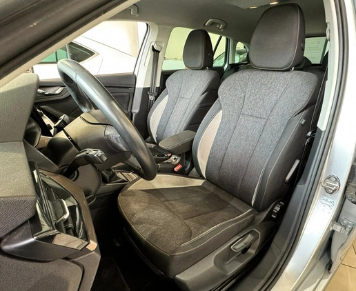 Skoda Scala cena 56900 przebieg: 148343, rok produkcji 2019 z Pabianice małe 154
